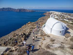 Η Σαντορίνη έτοιμη να γίνει η πιο εντυπωσιακή αθλητική σκηνή του Αιγαίου!