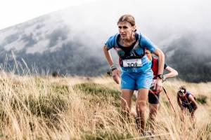 Rain and wind made for an extra challenge on the VERTICAL. Here, Italy’s Benedetta Bertoggi on her way to a bronze medal. ©iancorless.com