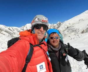 O Αντώνης Συκάρης στην κορυφή του Dhaulagiri (8.167μ) !