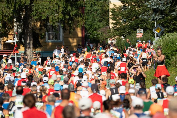 Szcześniewski (POL) and Krčálová (CZE) win Long Distance titles on a hot day in Janské Lázně!