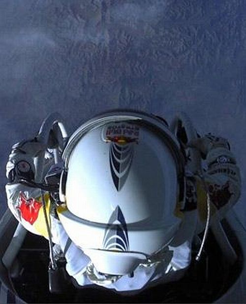 Ελεύθερη πτώση από το διάστημα!